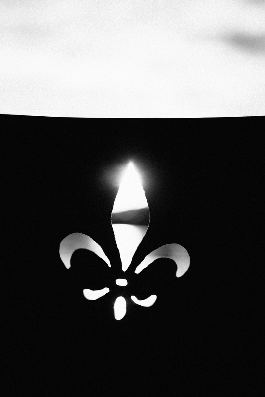 Fire Pit Art Fleur de Lis - Backyard Marketplace