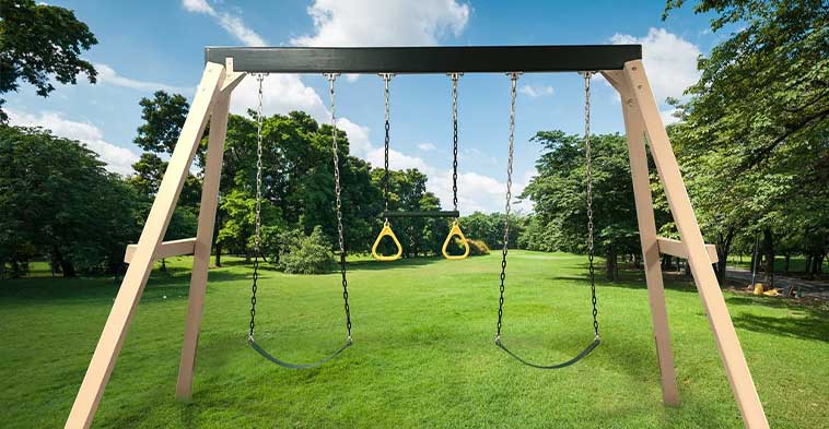 How to Know When to Buy a New Swing Set